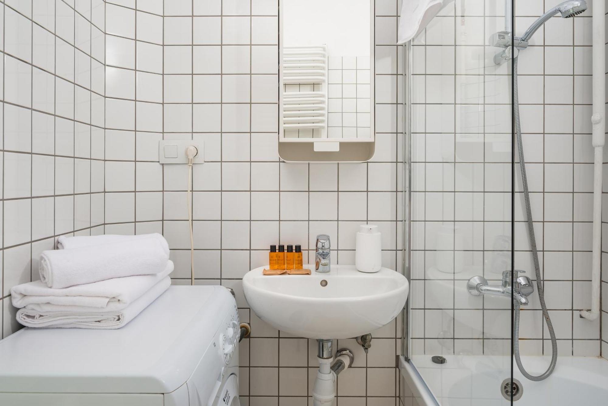 Wola Ratusz Homely Apartment وارسو المظهر الخارجي الصورة